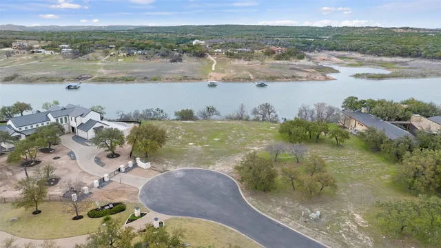 $1,650,000 | 25208 Chernosky Point Drive, Spicewood, TX 78669