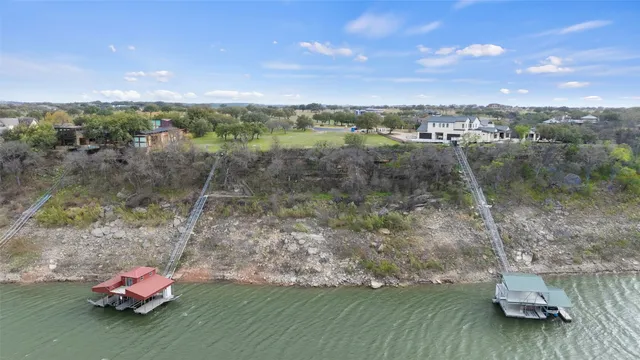 $1,650,000 | 25208 Chernosky Point Drive, Spicewood, TX 78669