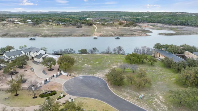 $1,650,000 | 25208 Chernosky Point Drive, Spicewood, TX 78669