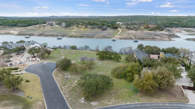 $1,650,000 | 25208 Chernosky Point Drive, Spicewood, TX 78669