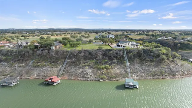 $1,650,000 | 25208 Chernosky Point Drive, Spicewood, TX 78669