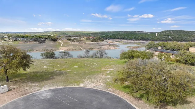 $1,650,000 | 25208 Chernosky Point Drive, Spicewood, TX 78669