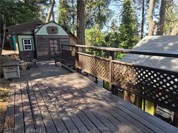 $314,900 | 23553 Lake Drive, Crestline, CA 92325