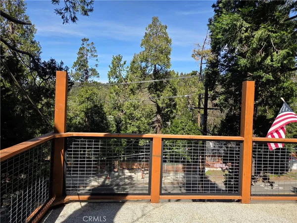 $314,900 | 23553 Lake Drive, Crestline, CA 92325