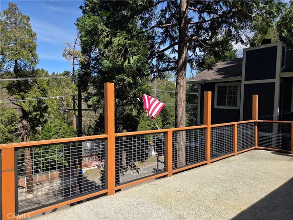 $314,900 | 23553 Lake Drive, Crestline, CA 92325