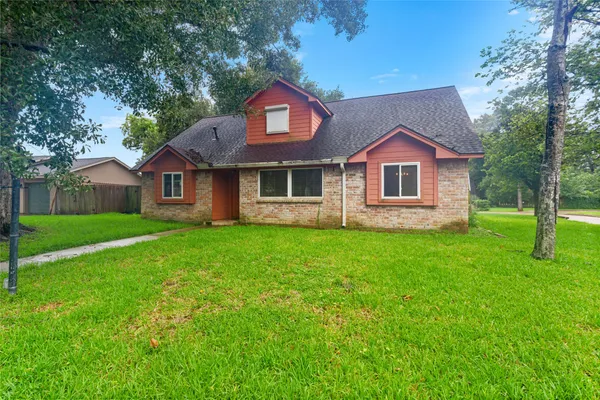 $295,000 | 5000 Cedar Creek Drive, Dickinson, TX 77539