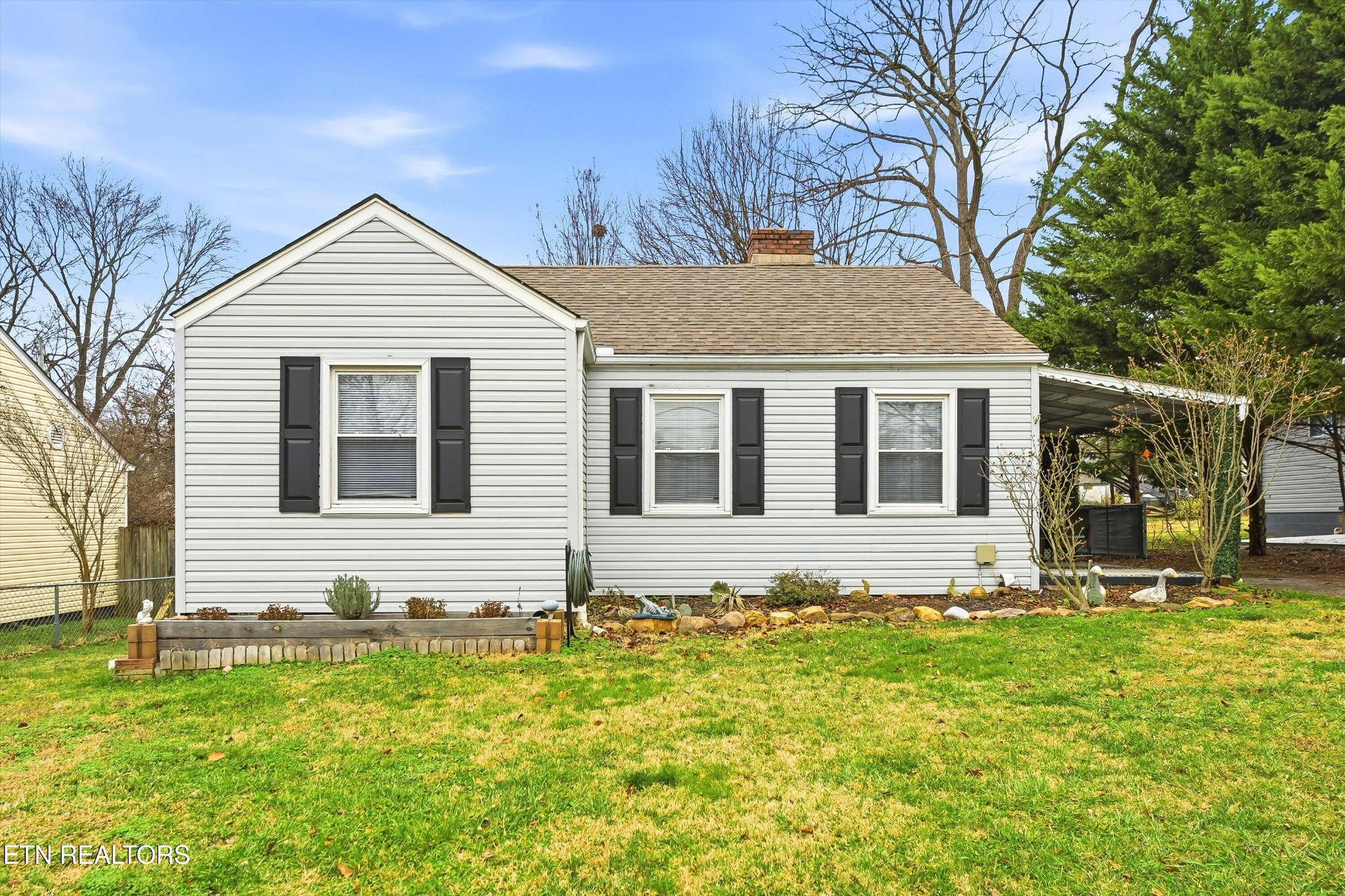 a front view of house with yard