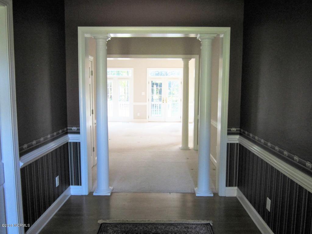 208 Rappahannock Drive Chocowinity, NC 27817 - Photo 3 of 30 003 Hallway
