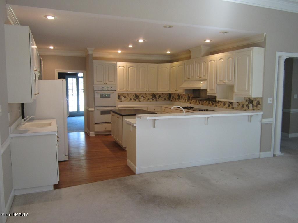 208 Rappahannock Drive Chocowinity, NC 27817 - Photo 4 of 30 004 kitchen view 1