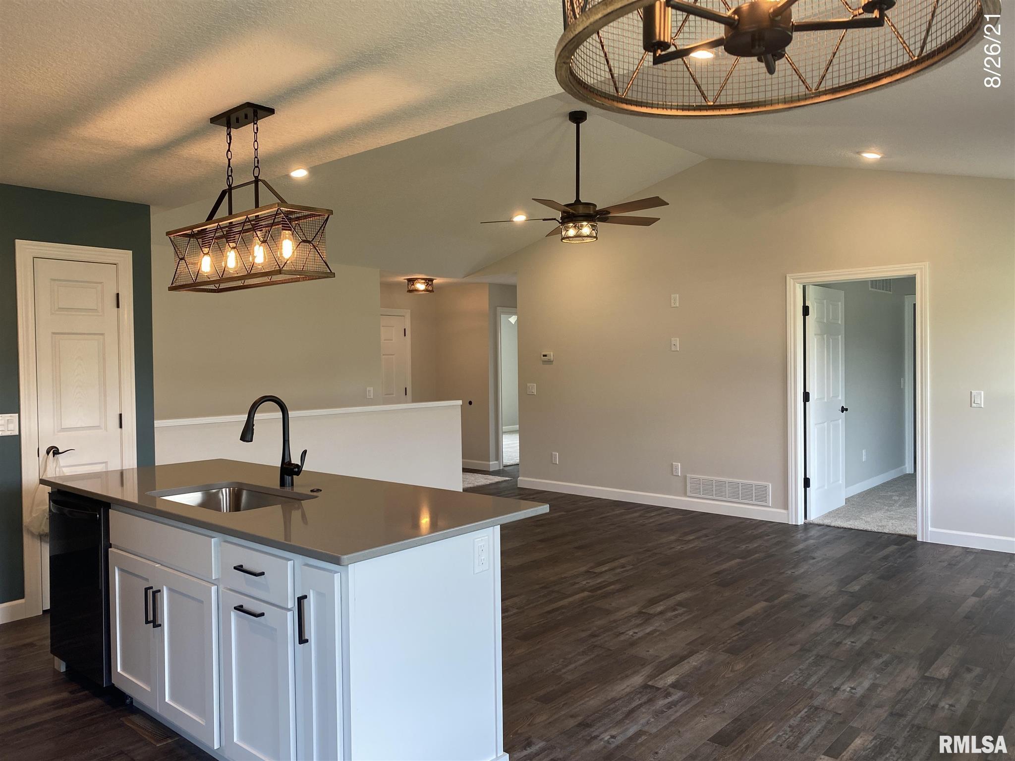 618 Rock Point Road Colona, IL 61241 - Photo 9 of 18 Gallery Image 9