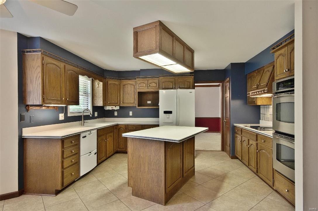 3403 Riverview Court Godfrey, IL 62035 - Photo 9 of 40