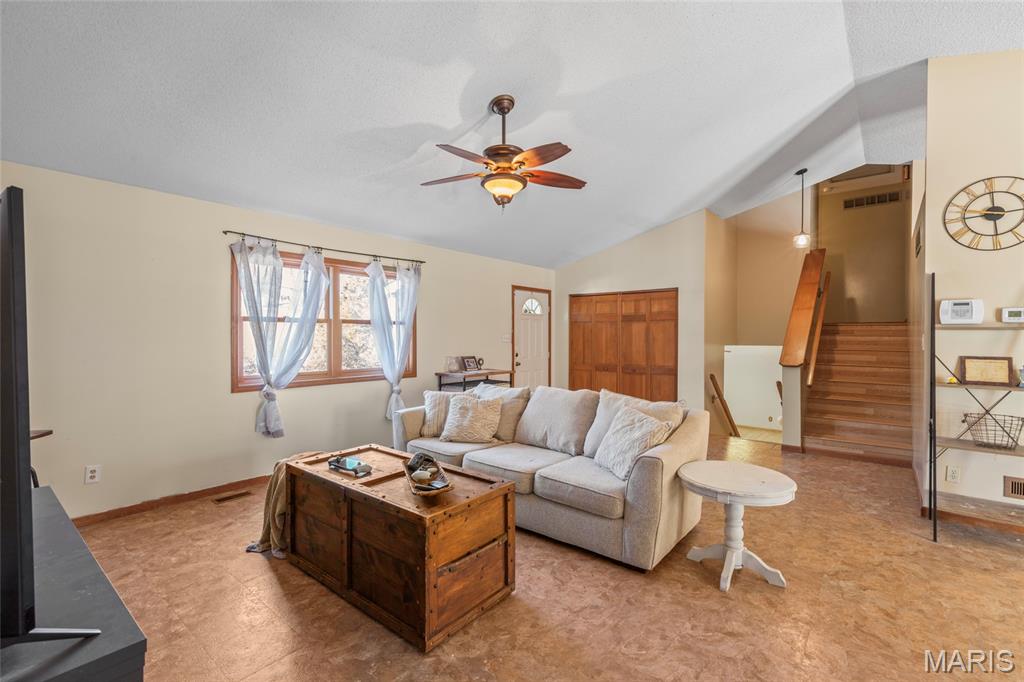 2628 Hillsboro Valley Park Road High Ridge, MO 63049 - Photo 5 of 41