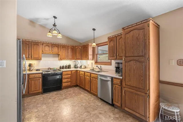 $249,000 | 2628 Hillsboro Valley Park Road, High Ridge, MO 63049