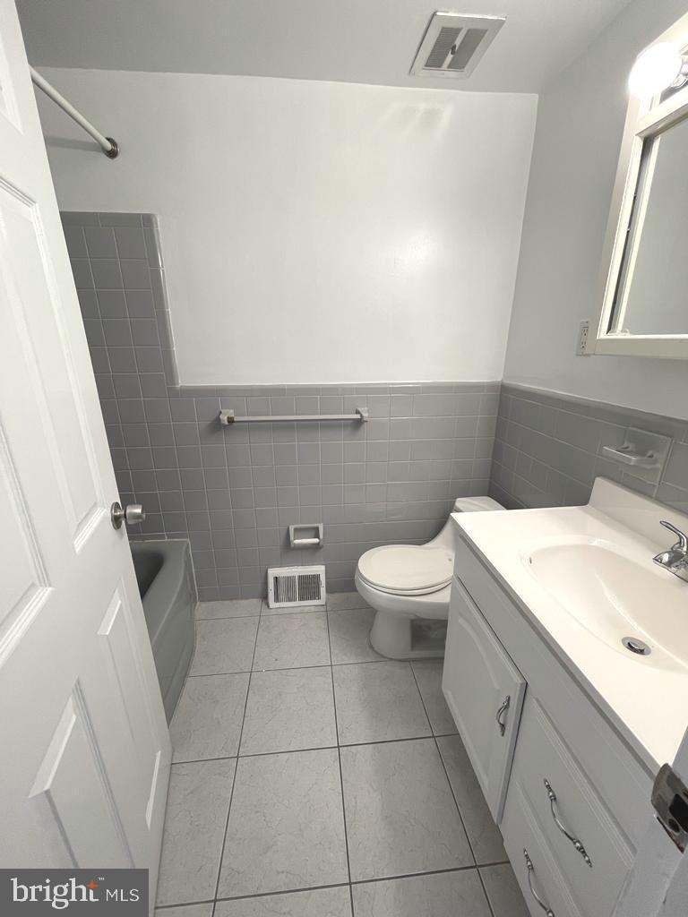 3849 Blake Road Huntingdon Valley, PA 19006 - Photo 41 of 67 3rd Full Bath