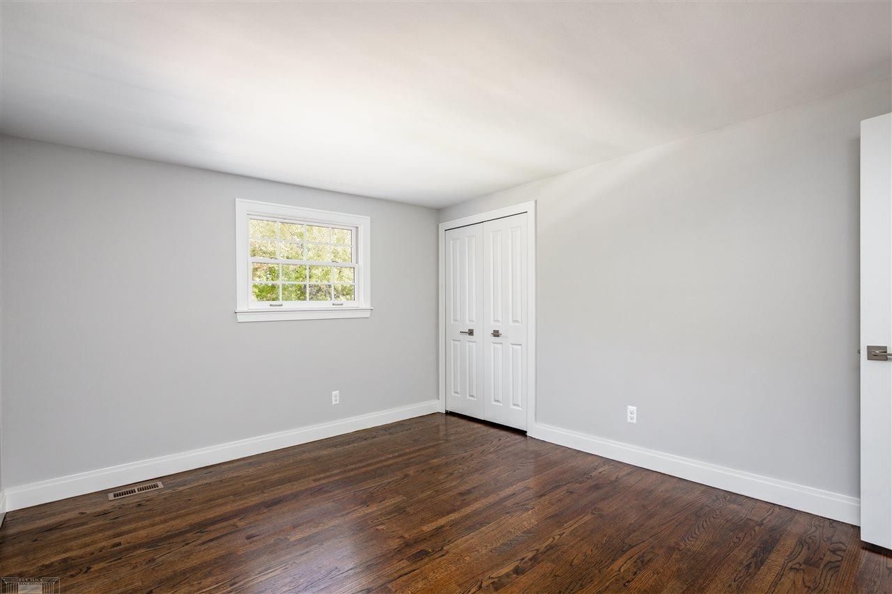 1083 Canterbury Road Grosse Pointe Woods, MI 48236 - Photo 19 of 38