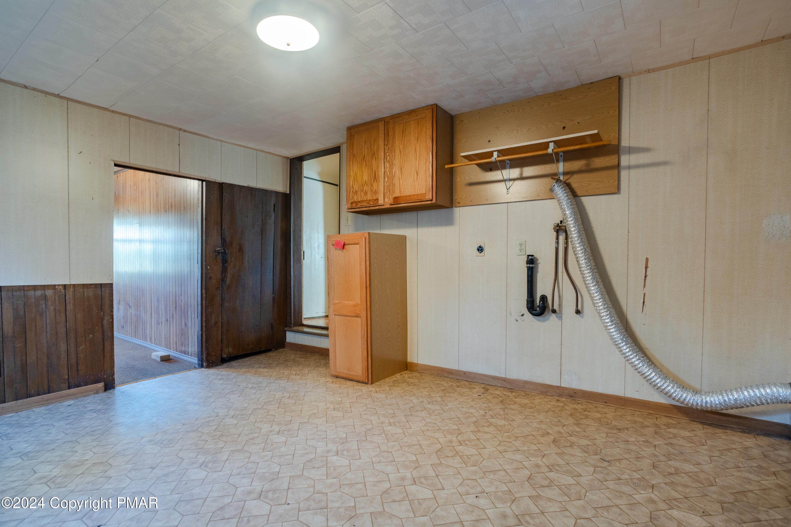 585 Kunkletown Road Kunkletown, PA 18058 - Photo 9 of 19 Laundry room