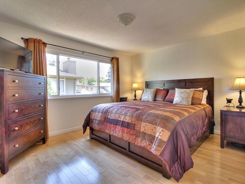 104 Rose Lane San Jose, CA 95127 - Photo 11 of 19 a bedroom with a bed and window
