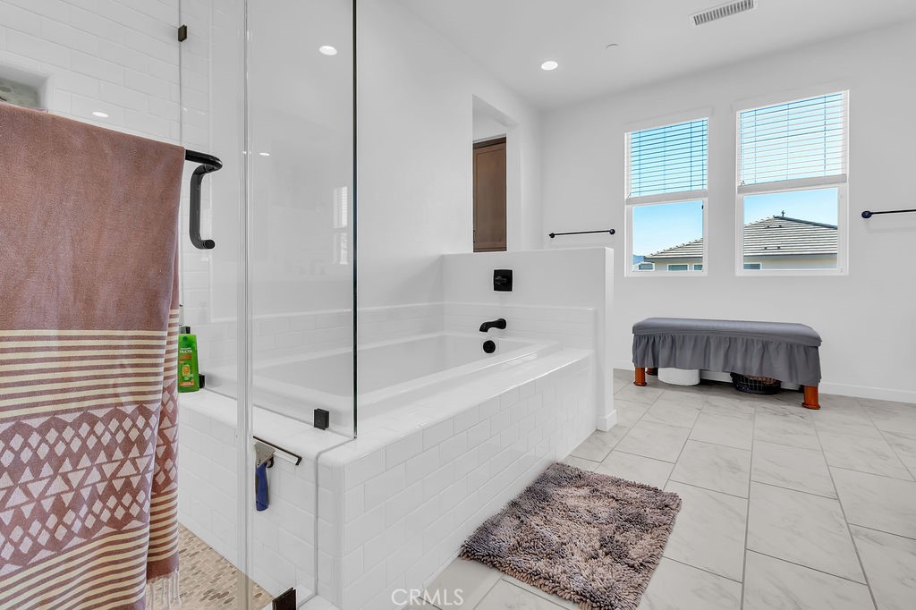 18100 Tableau Way Saugus, CA 91350 - Photo 30 of 49