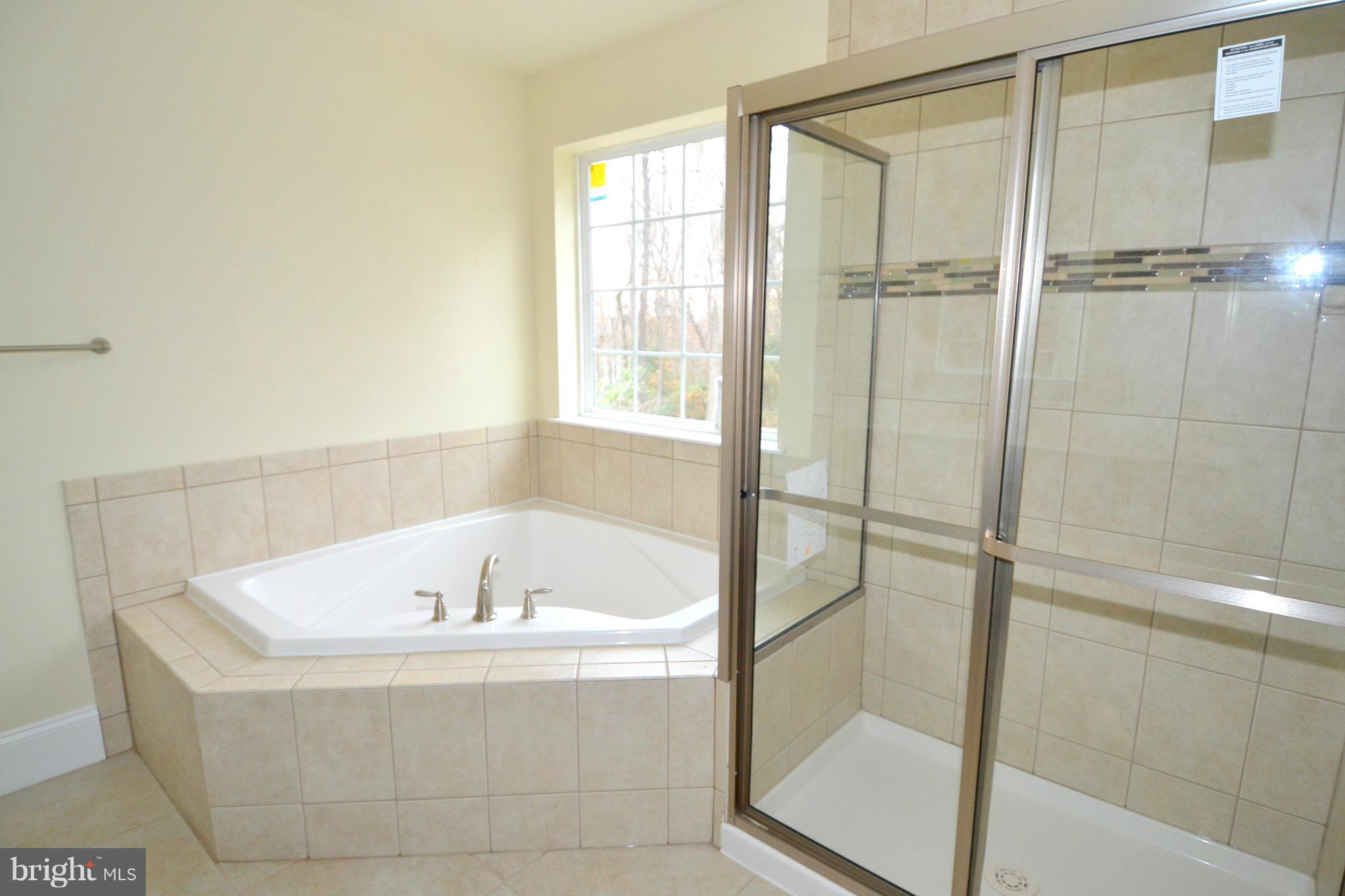 9125 Fort Smallwood Road Pasadena, MD 21122 - Photo 13 of 28 Private Master Bathroom