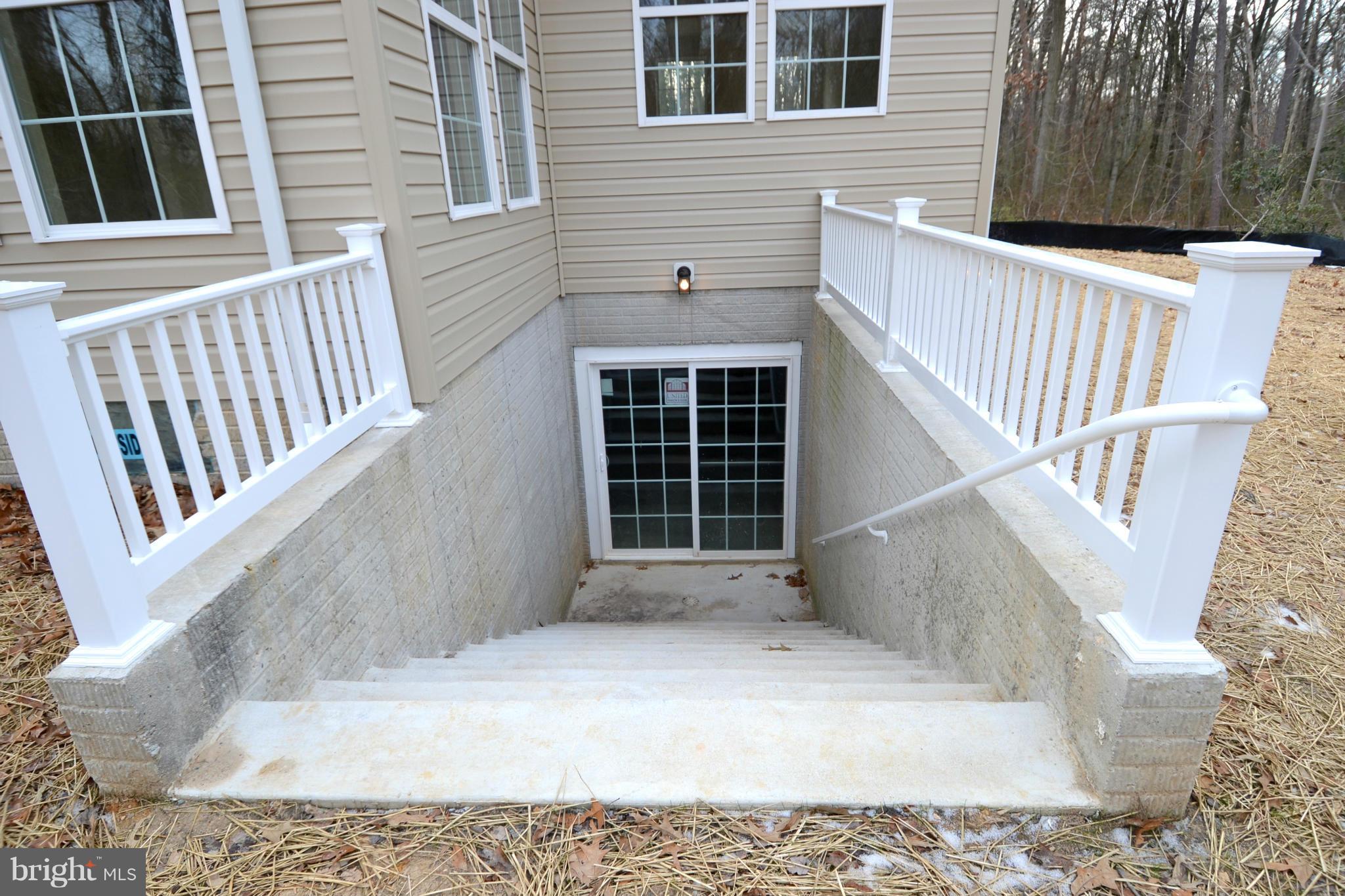 9125 Fort Smallwood Road Pasadena, MD 21122 - Photo 23 of 28 Extra-Wide Basement Entry