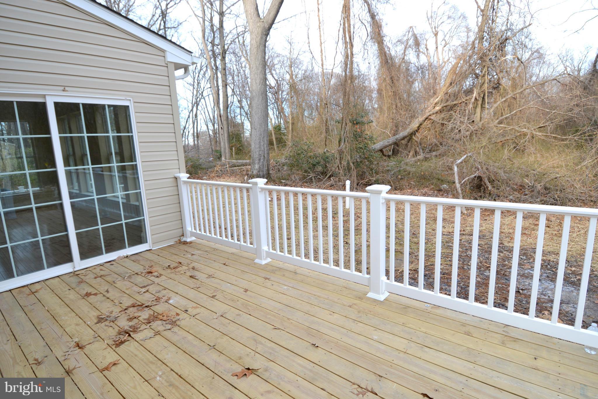 9125 Fort Smallwood Road Pasadena, MD 21122 - Photo 24 of 28 Rear Deck