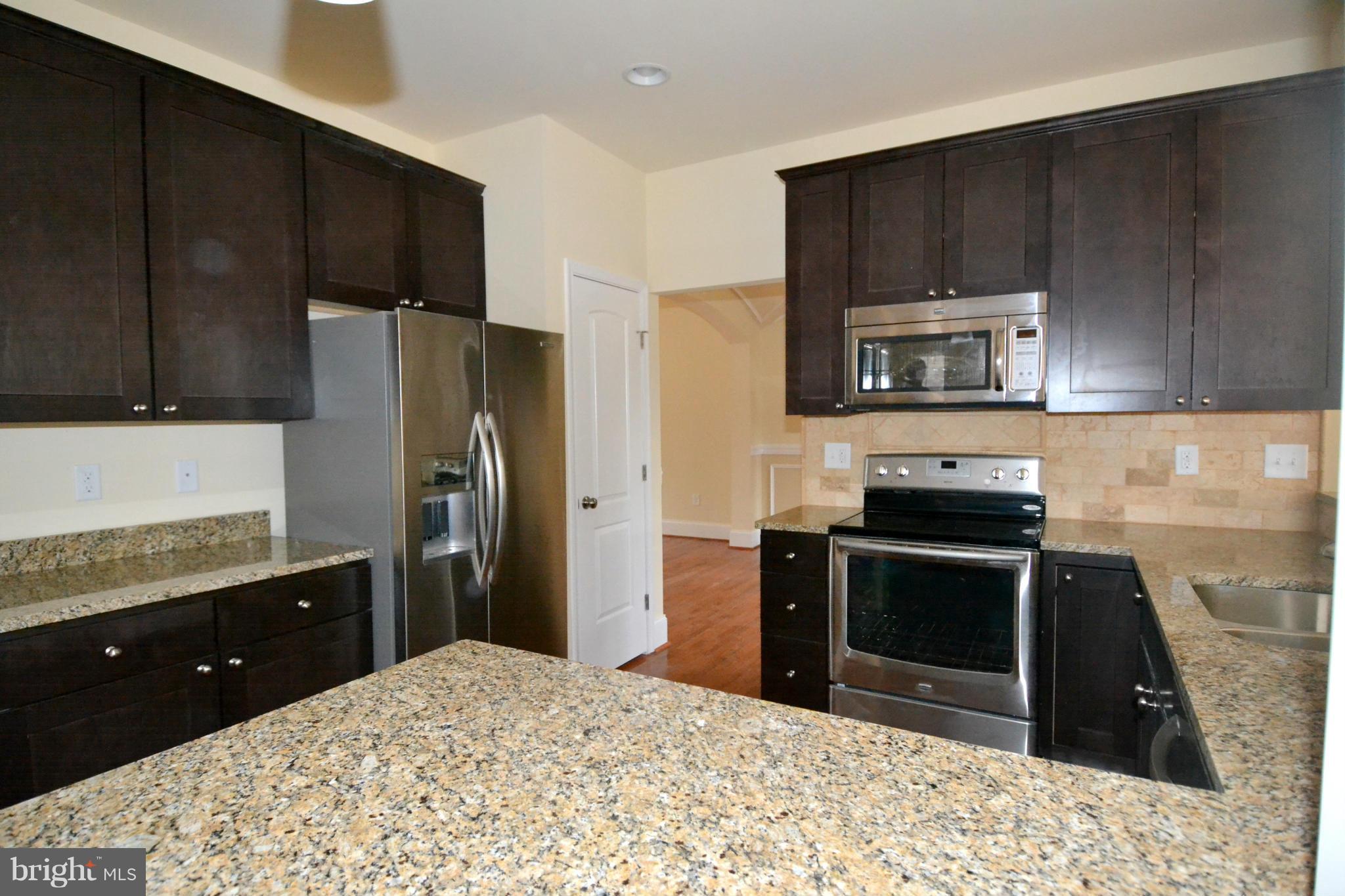 9125 Fort Smallwood Road Pasadena, MD 21122 - Photo 4 of 28 Kitchen