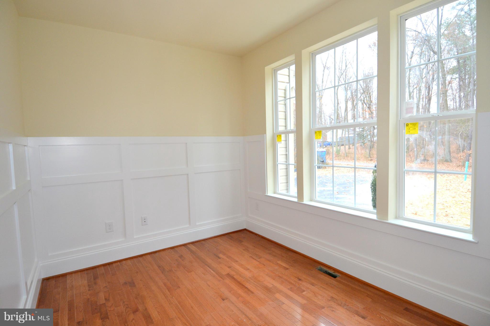 9125 Fort Smallwood Road Pasadena, MD 21122 - Photo 8 of 28 Private Office/Library