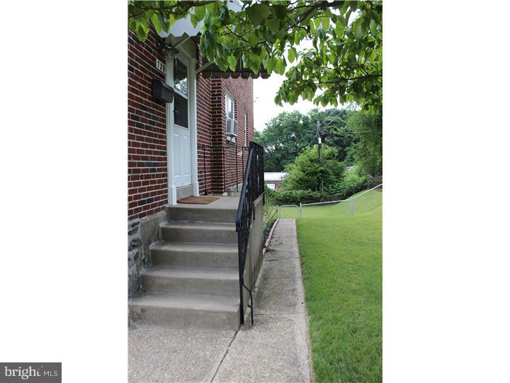 729 Claire Road Philadelphia, PA 19128 - Photo 2 of 14 Exterior Side