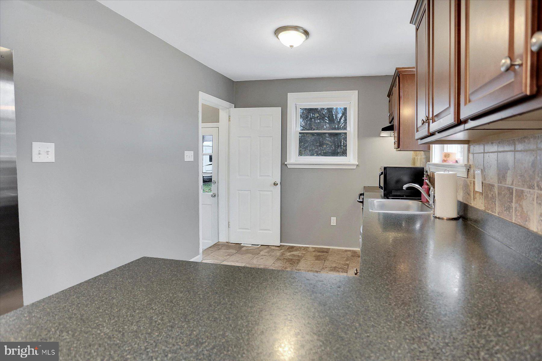 723 Turnpike Road Elizabethtown, PA 17022 - Photo 13 of 28 Gallery Image 13