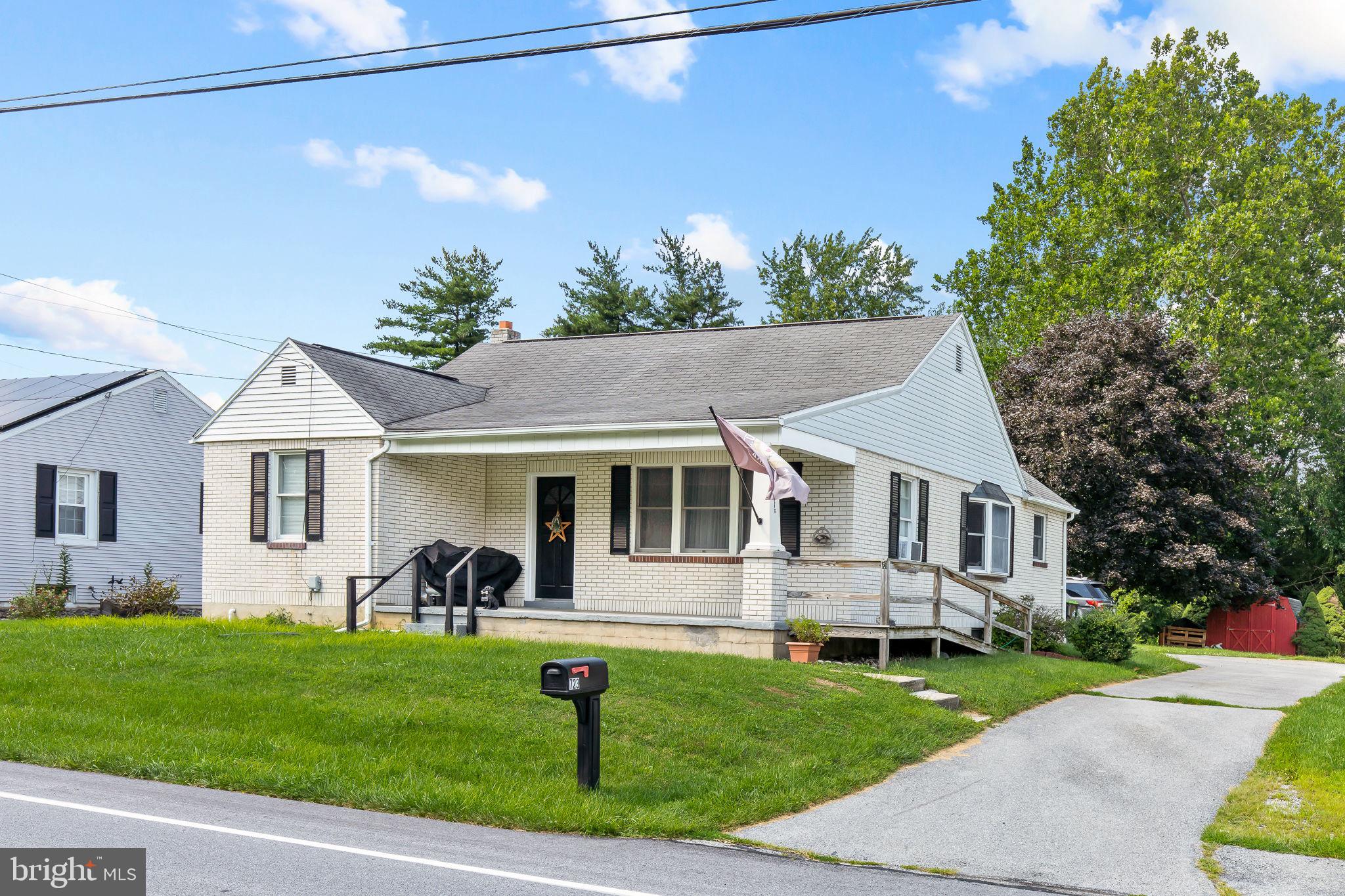 723 Turnpike Road Elizabethtown, PA 17022 - Photo 3 of 28 Gallery Image 3