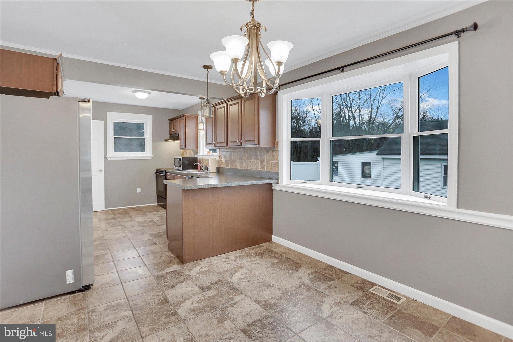 723 Turnpike Road Elizabethtown, PA 17022 - Photo 8 of 28 Gallery Image 8
