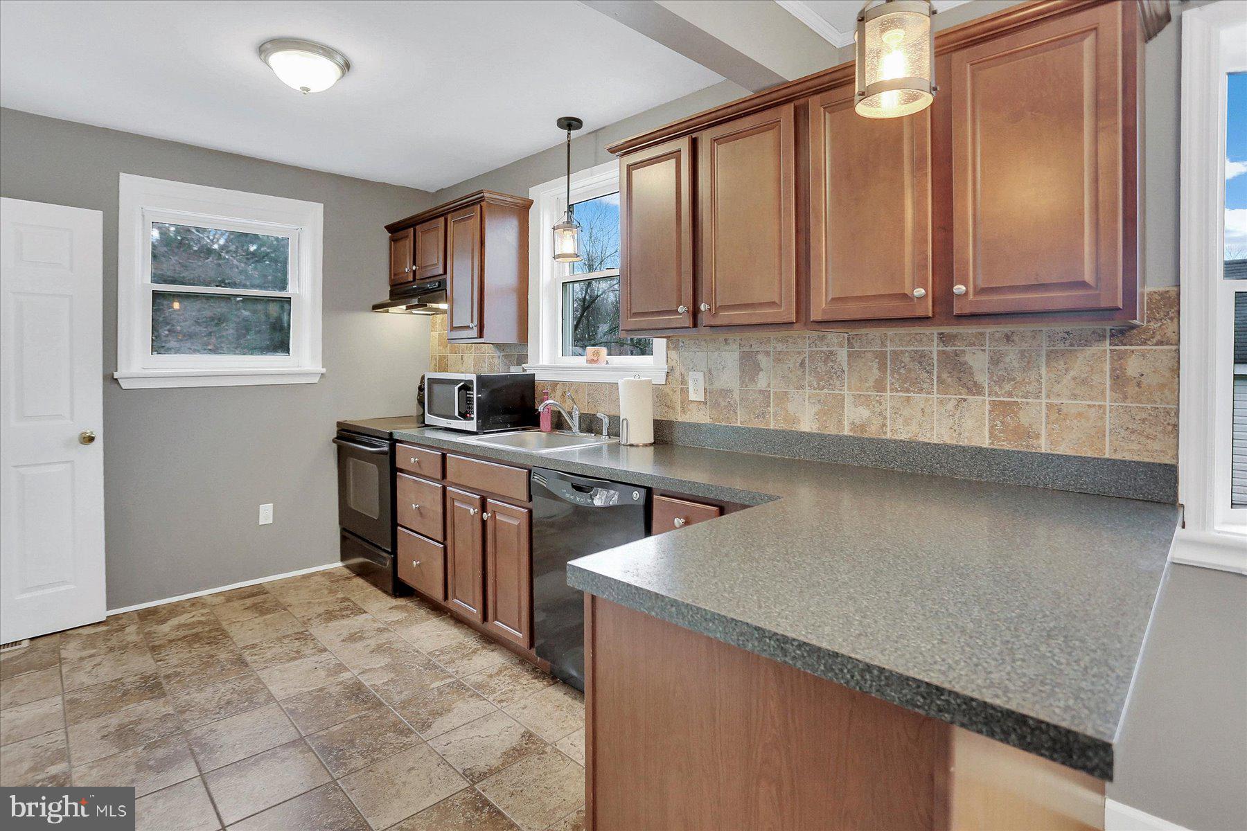 723 Turnpike Road Elizabethtown, PA 17022 - Photo 10 of 28 Gallery Image 10