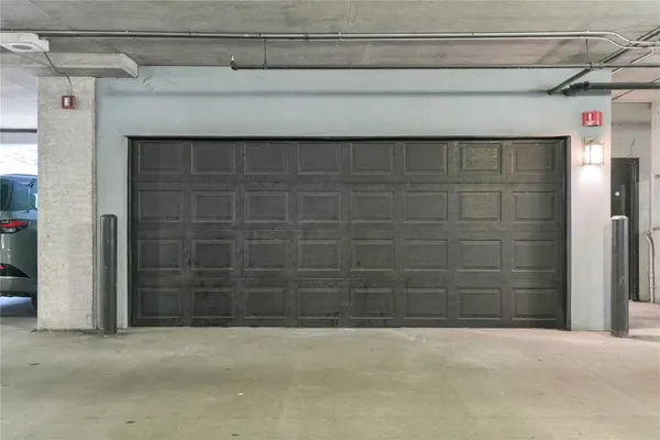 $3,200 | 2000 Bagby Street, Unit 2401, Houston, TX 77002