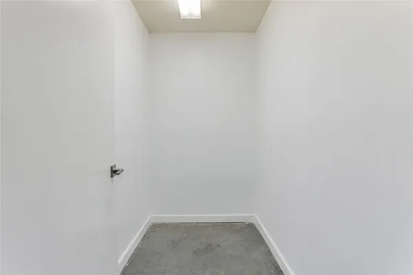 $3,200 | 2000 Bagby Street, Unit 2401, Houston, TX 77002
