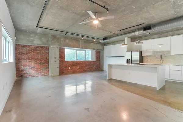$3,200 | 2000 Bagby Street, Unit 2401, Houston, TX 77002