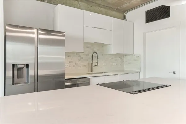 $3,200 | 2000 Bagby Street, Unit 2401, Houston, TX 77002