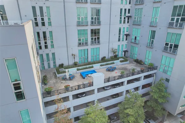 $3,200 | 2000 Bagby Street, Unit 2401, Houston, TX 77002