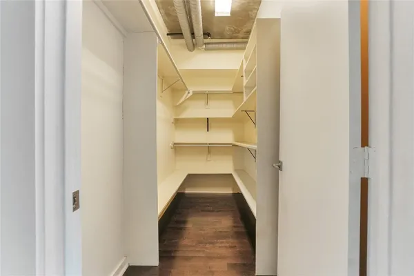 $3,200 | 2000 Bagby Street, Unit 2401, Houston, TX 77002
