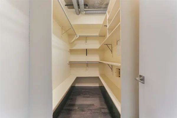 $3,200 | 2000 Bagby Street, Unit 2401, Houston, TX 77002