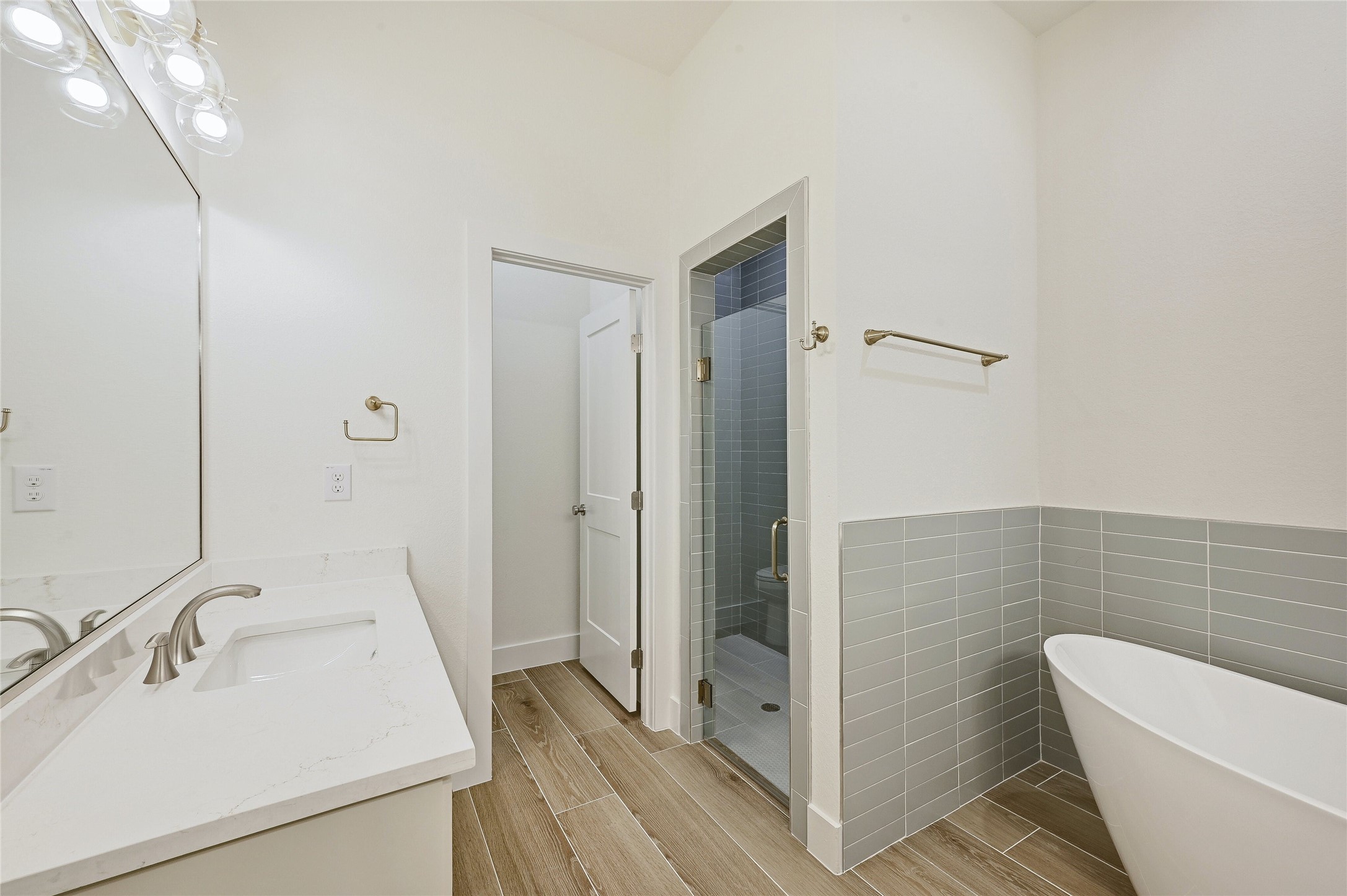 16 Rhapsody Lane Wimberley, TX 78676 - Photo 17 of 25 Separate shower and soaking tub