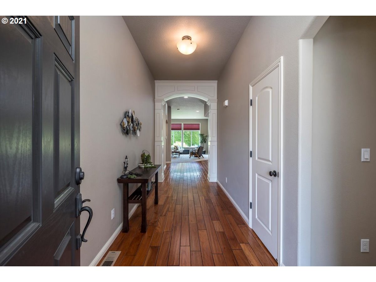 18936 Elder Road Oregon City, OR 97045 - Photo 3 of 24 Gallery Image 3