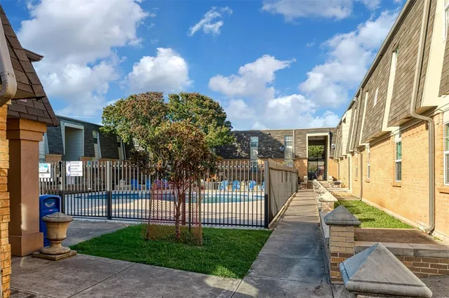 $905 | 7050 Glenview Drive, Unit 53, North Richland Hills, TX 76180