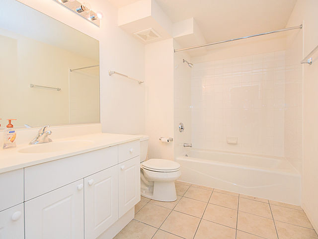 800 Elgin Road, Unit 1209 Evanston, IL 60201 - Photo 10 of 20