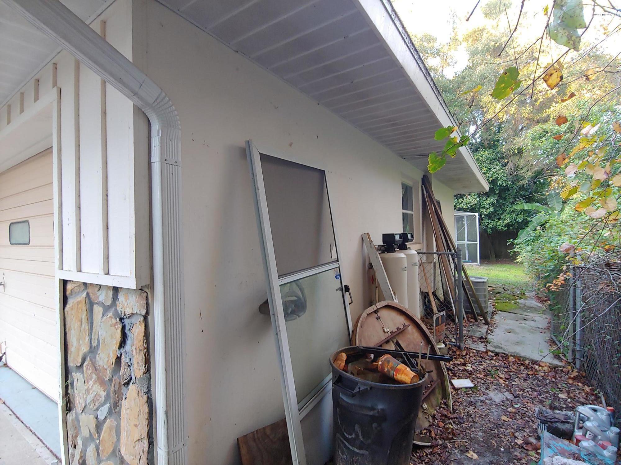 208 West Inverness Boulevard Inverness, FL 34452 - Photo 5 of 6 20191203_165308_HDR