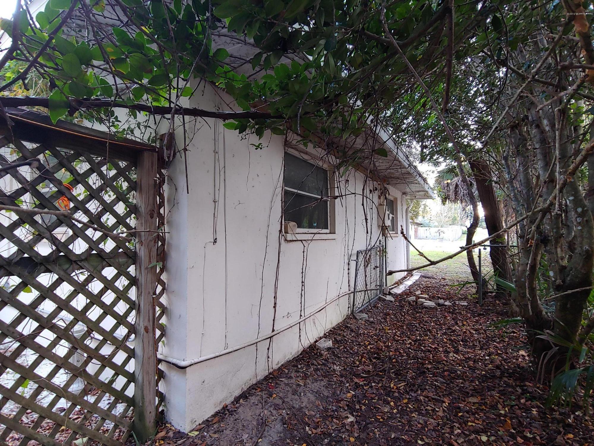 208 West Inverness Boulevard Inverness, FL 34452 - Photo 6 of 6 20191203_165457