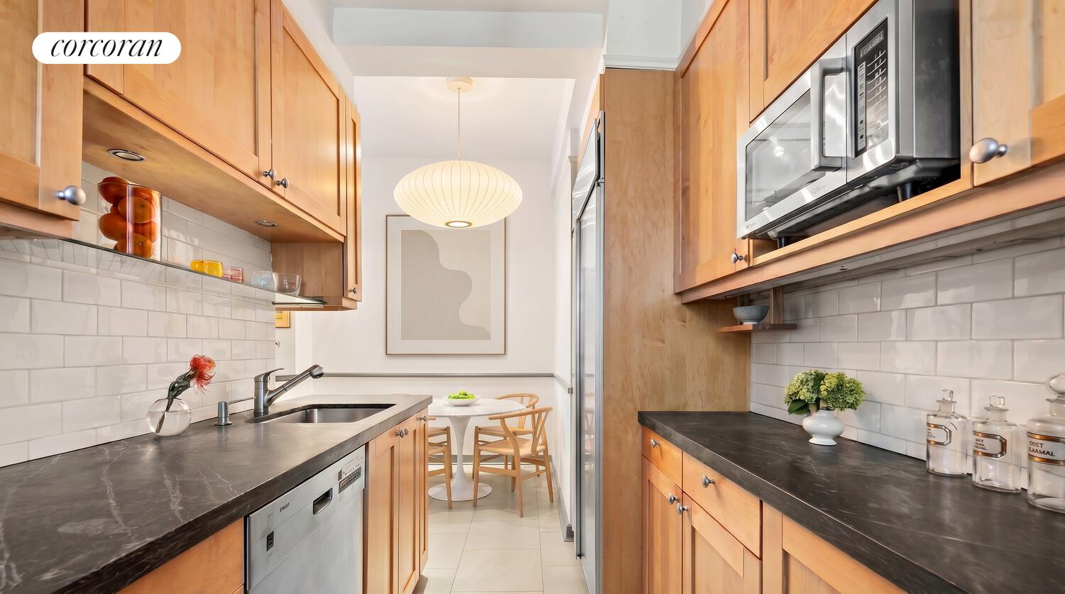 45 Christopher Street, Unit 4E Manhattan, NY 10014 - Photo 4 of 9