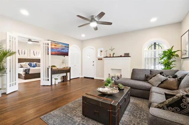 $1,799 | 323 East Franklin Street, Hillsboro, TX 76645