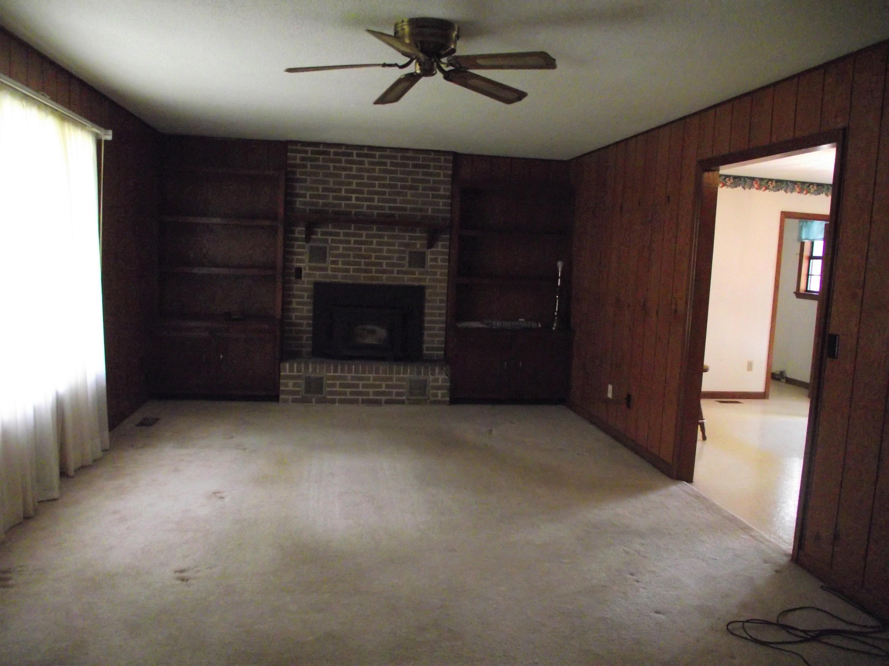 445 Cave Road Jasper, TN 37347 - Photo 4 of 20 Living room (2)