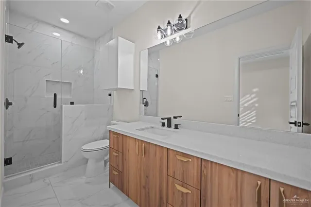 $1,250 | 2109 East Viviana Street, Unit 1, Edinburg, TX 78542