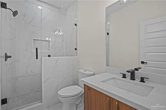 $1,250 | 2109 East Viviana Street, Unit 1, Edinburg, TX 78542